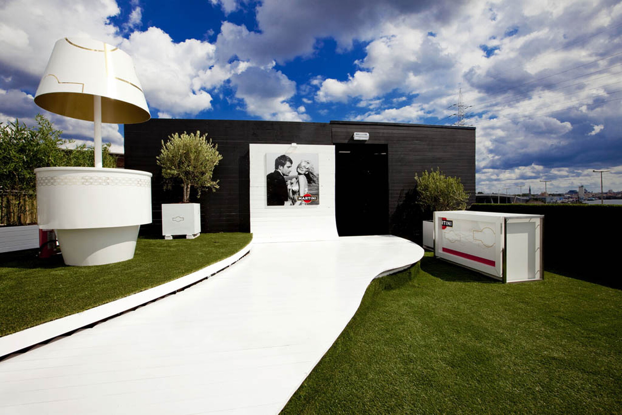 Durable artificial grass for events, stylish and easy to install