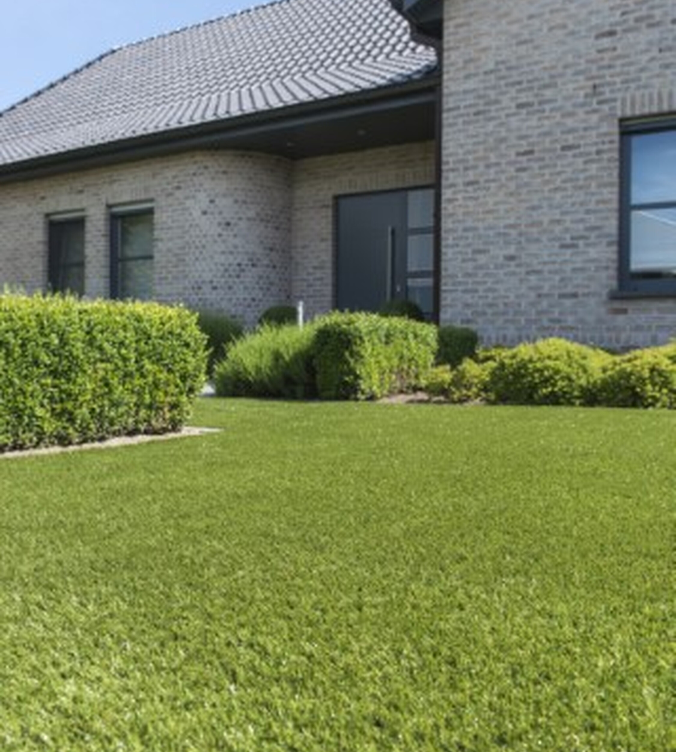 Durable artificial grass for a beautiful and low-maintenance garden