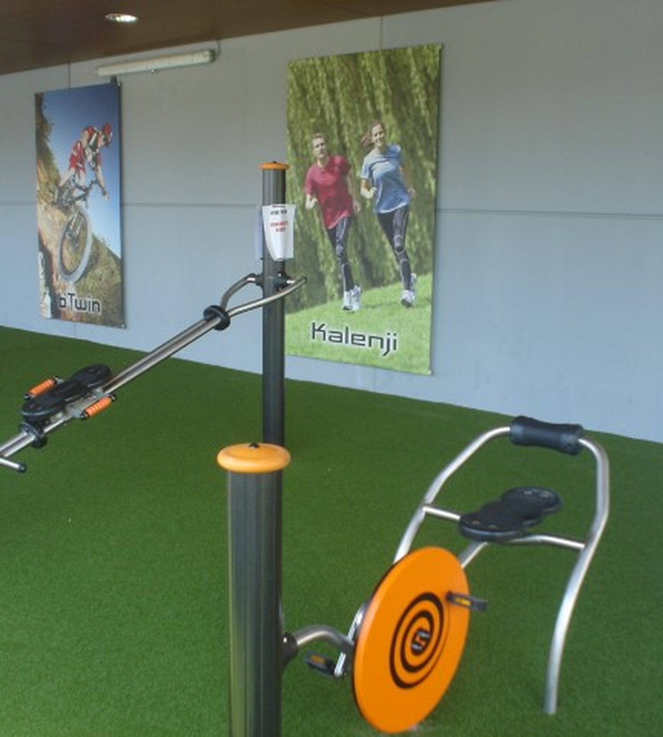 Artificial grass for fitness areas - durable, safe and easy to maintain
