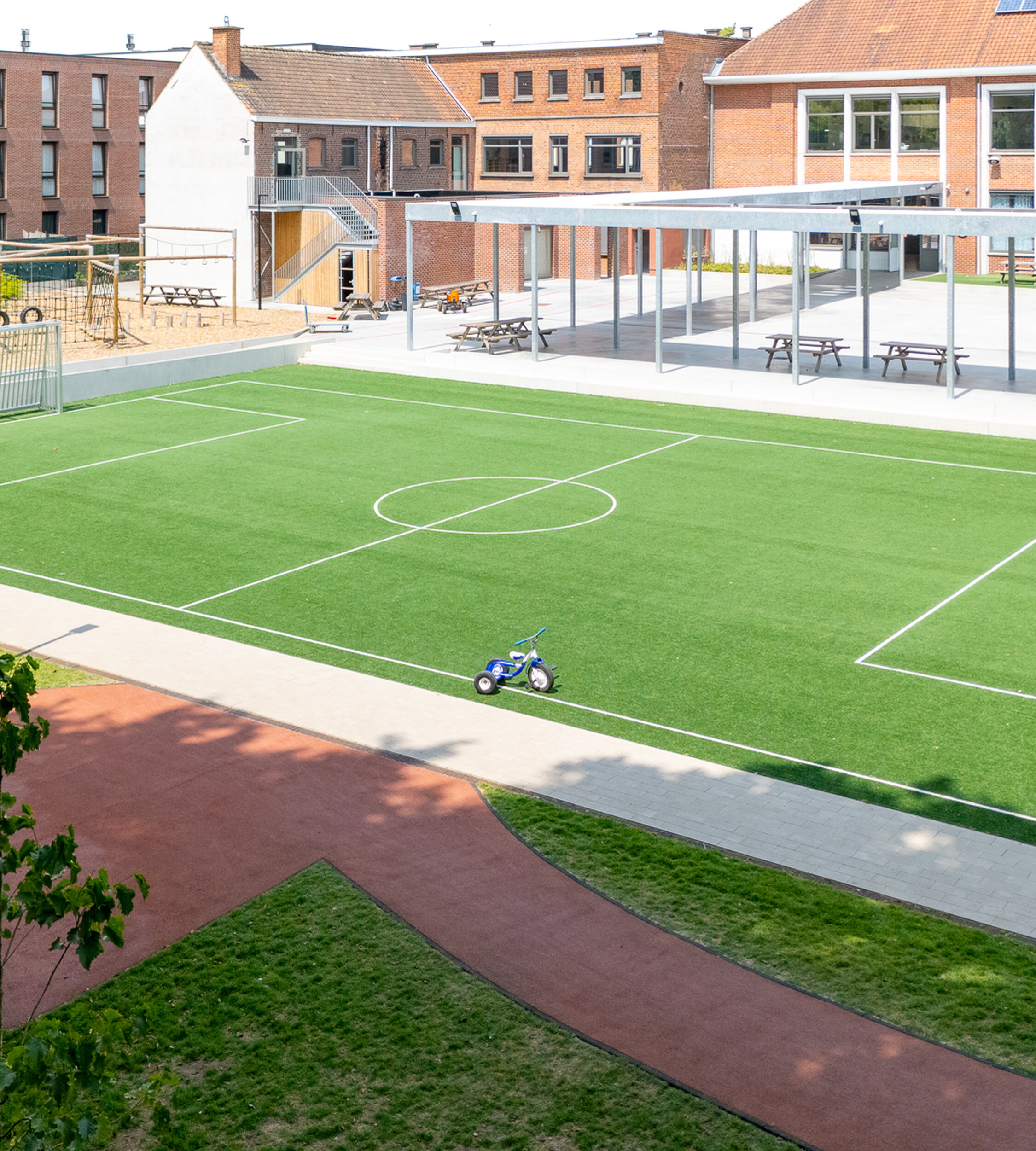 Multisport artificial grass for durable, high-performance play